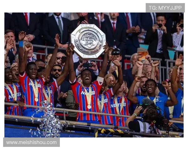 曼城签下格伊重塑防线蓝月亮开启新赛季争冠征程与瓜帅战术升级 曼城签下格伊重塑防线蓝月亮开启新赛季争冠征程与瓜帅战术升级