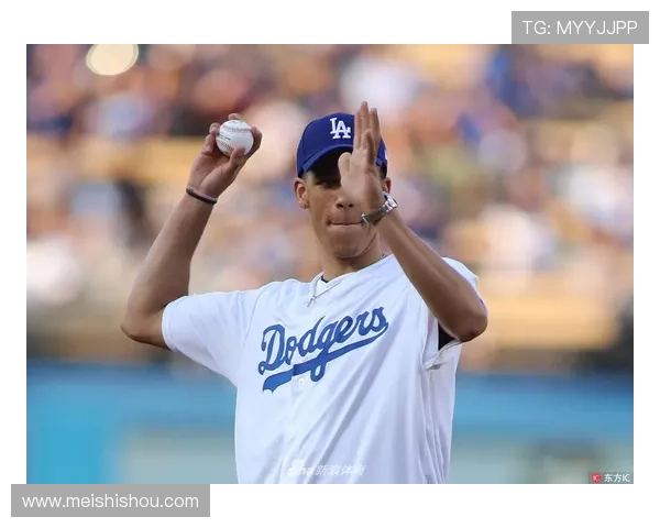 从赛场到政坛体育明星转型从政的机遇与挑战深度解析与社会影响探讨