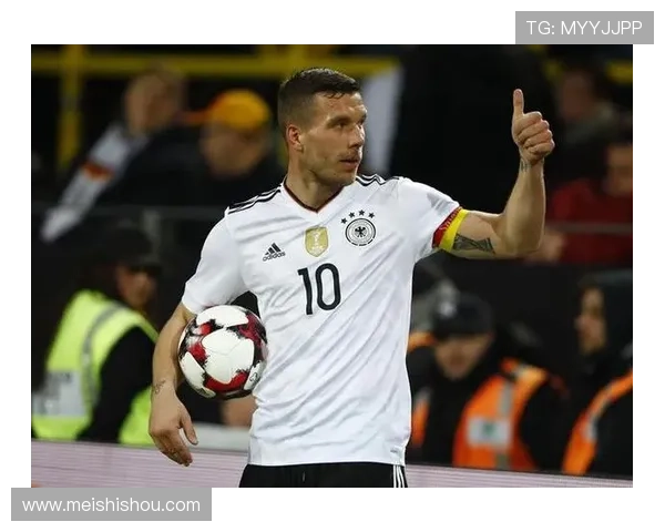 退役球星再披战袍重返赛场,传奇回归点燃球迷热情 退役球星再披战袍重返赛场,传奇回归点燃球迷热情