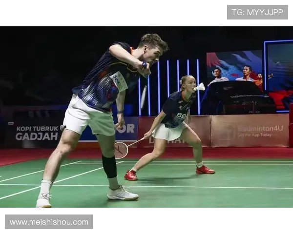 羽毛球世界赛精彩纷呈 赛场对决引发全球热议 竞技与激情交织 - 副本 - 副本 - 副本 羽毛球世界赛精彩纷呈 赛场对决引发全球热议 竞技与激情交织 - 副本 - 副本 - 副本